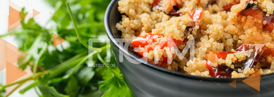 Salada de quinoa arco-íris